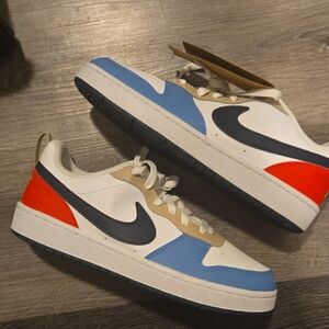 NWT Nike Court Borough Shoes Size 7Youth/fits 8.5 Women Sku DV5456 124